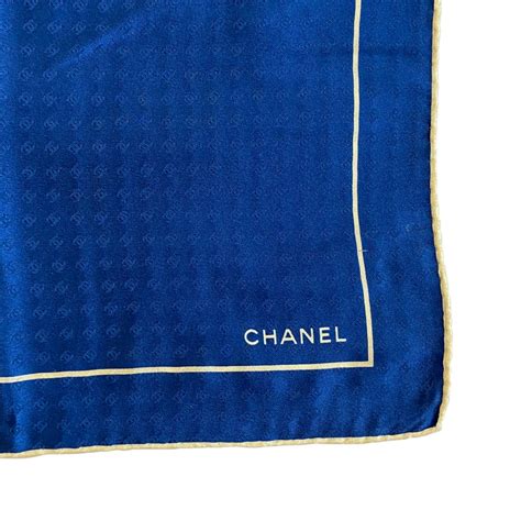 carre chanel